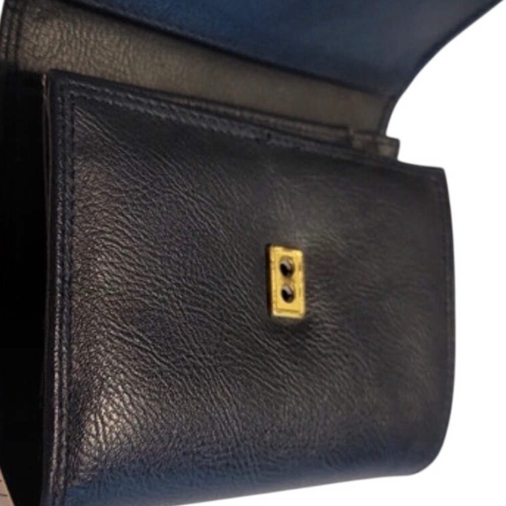 Liz Claiborne Black Leather Trifold Wallet Gold Hardware Zippered Coin Pocket - Picture 4 of 6